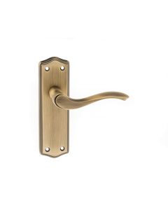 Old English Warwick Latch Lever on Backplate - Matt Antique Brass OE178LMAB