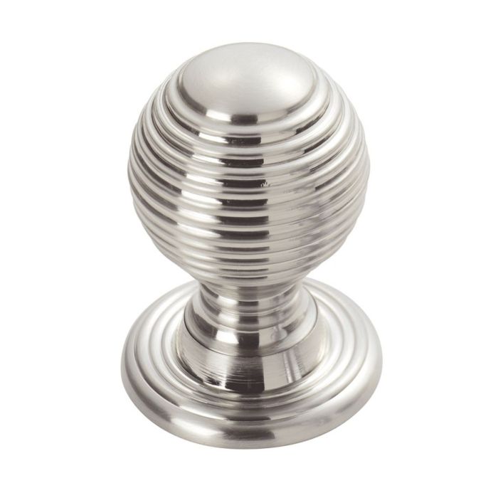 Fingertip M1005CP Ftd Queen Anne Knob 35mm Polished Chrome
