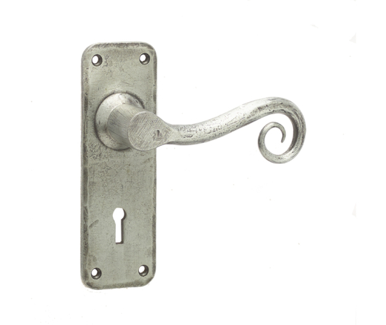 Frelan Chester Suite Door Handles on Lockplate Pewter 150mm HF200