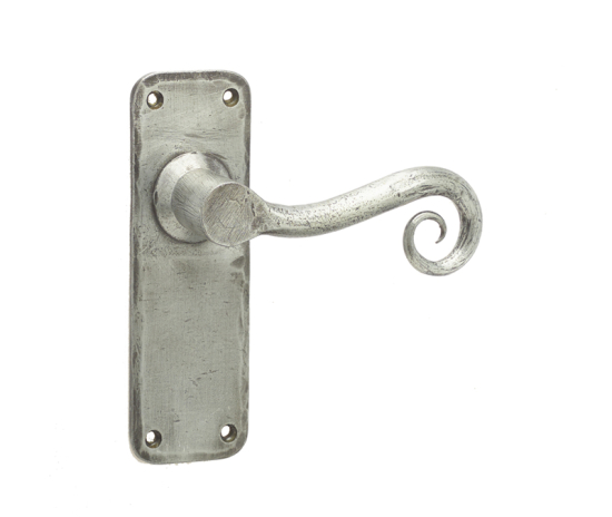Frelan Chester Suite Door Handles on Latchplate Pewter 150mm HF201