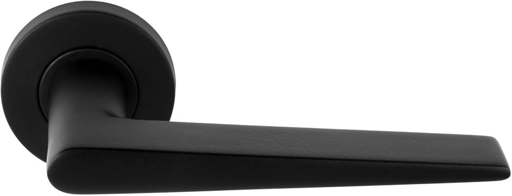 FORMANI BASICS LB21 solid sprung door handle on rose satin black