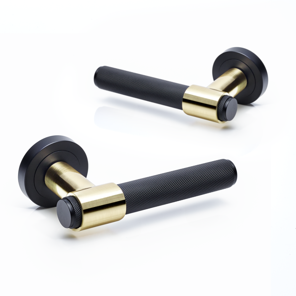 IRONZONE LVR016SBMB Flare Knurled Lever Door Handle On Rose - Satin Brass / Matt Black