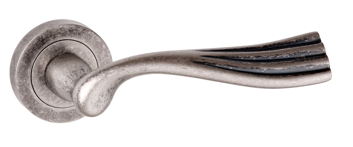 Old English Richmond Lever on Round Rose - Distressed Silver OE110DS