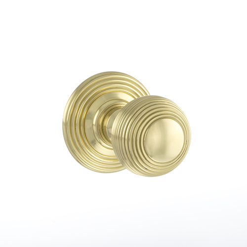 Old English Ripon Solid Brass Reeded Mortice Knob on Concealed Fix Rose - Polished Brass OE50RMKPB