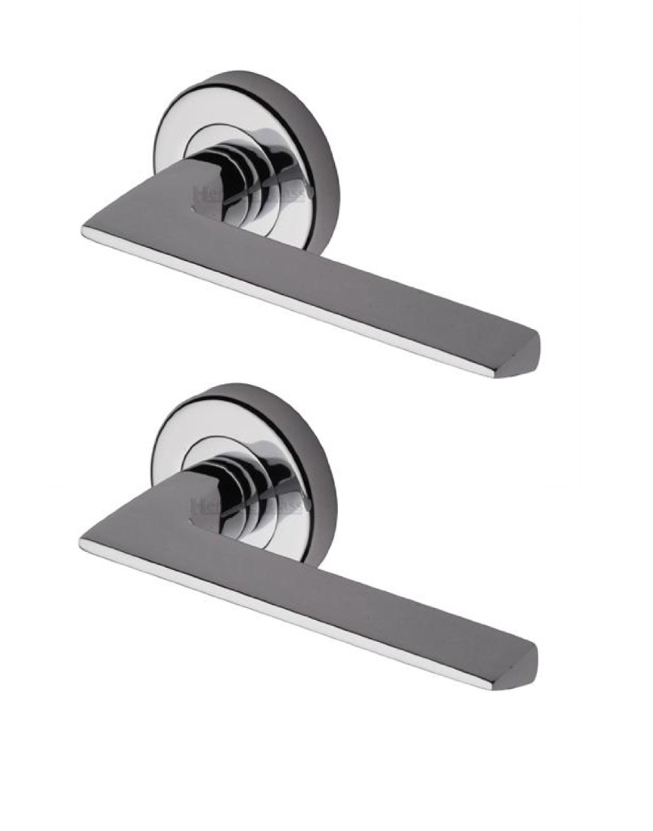 Heritage Brass PYD3535-PC Door Handle Lever Door Handle Latch on Round Rose Pyramid Design Polished Chrome finish